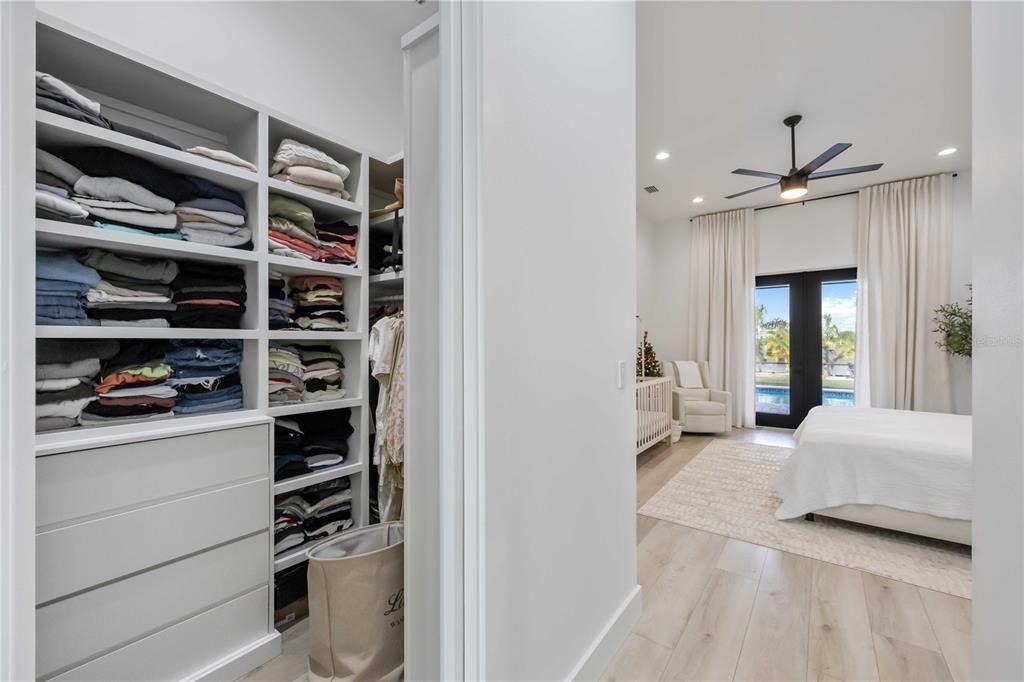 For Sale: $699,900 (3 beds, 3 baths, 2405 Square Feet)