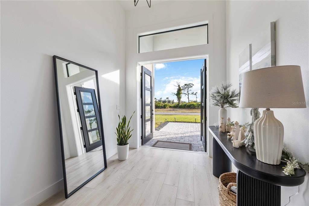 For Sale: $699,900 (3 beds, 3 baths, 2405 Square Feet)