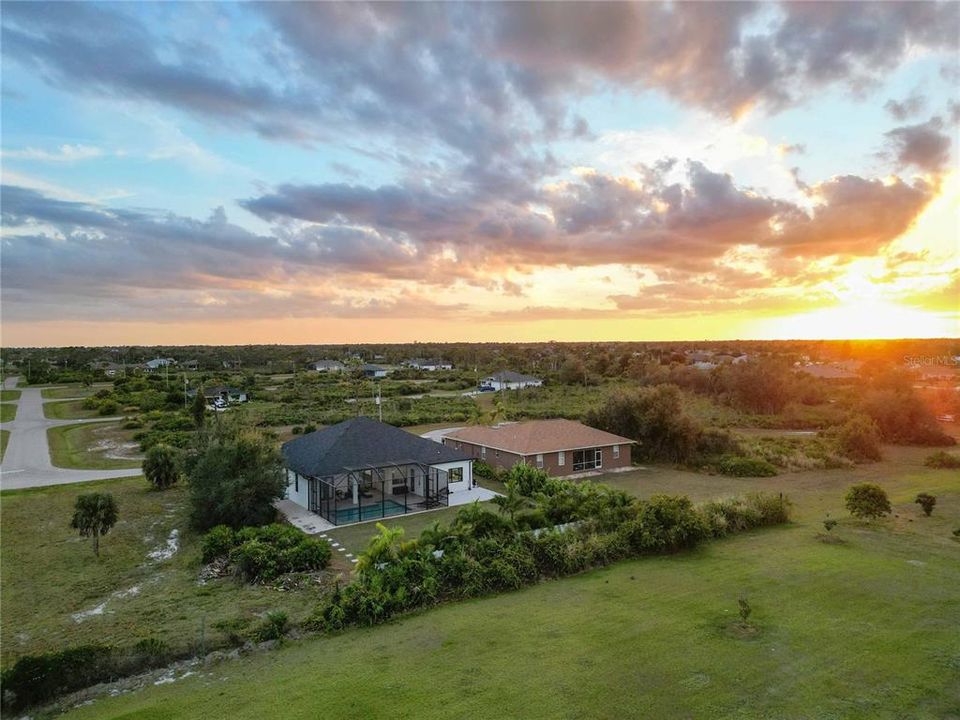 For Sale: $699,900 (3 beds, 3 baths, 2405 Square Feet)