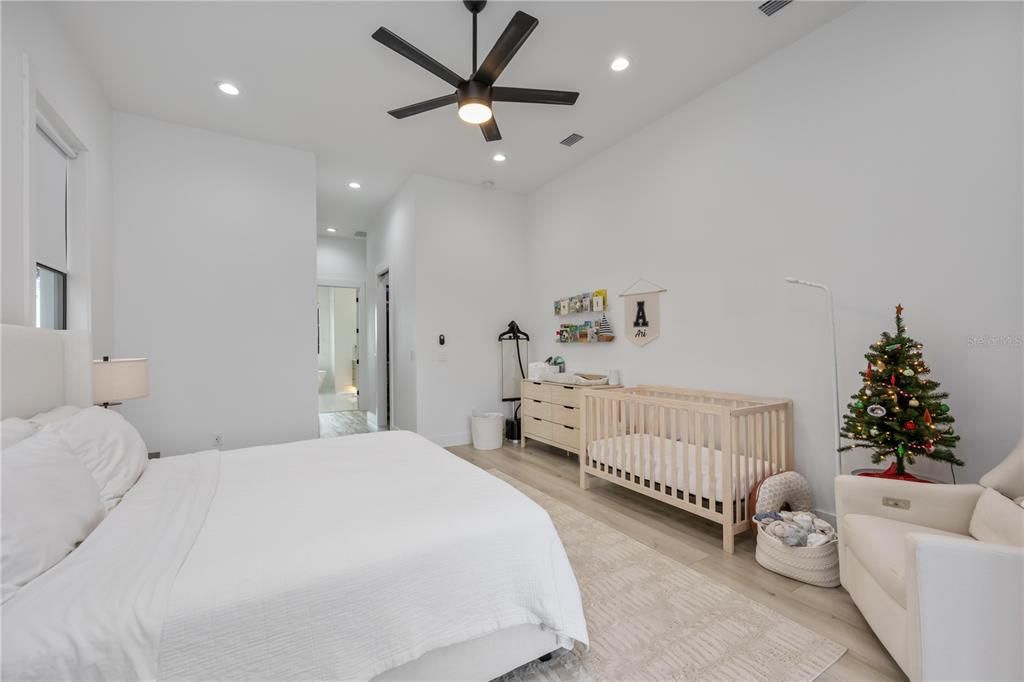 For Sale: $699,900 (3 beds, 3 baths, 2405 Square Feet)