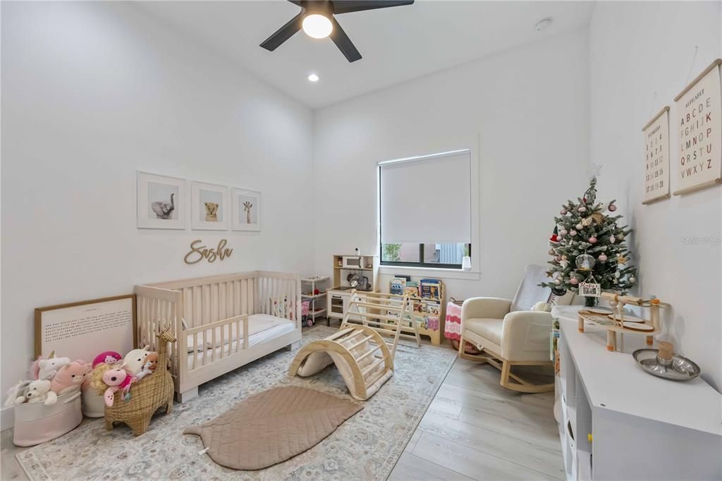 For Sale: $699,900 (3 beds, 3 baths, 2405 Square Feet)