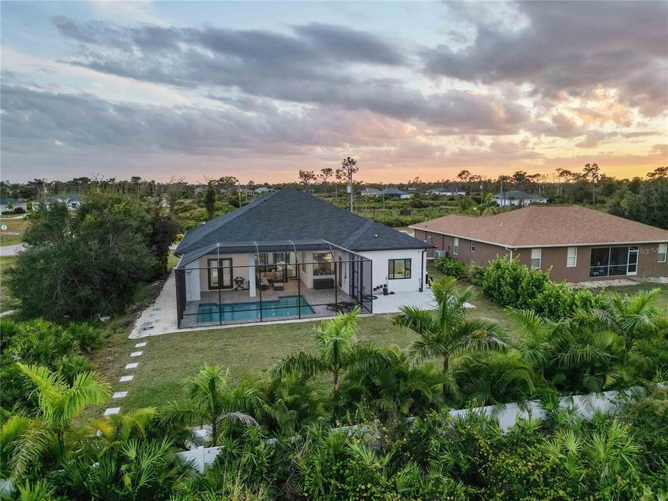 For Sale: $699,900 (3 beds, 3 baths, 2405 Square Feet)