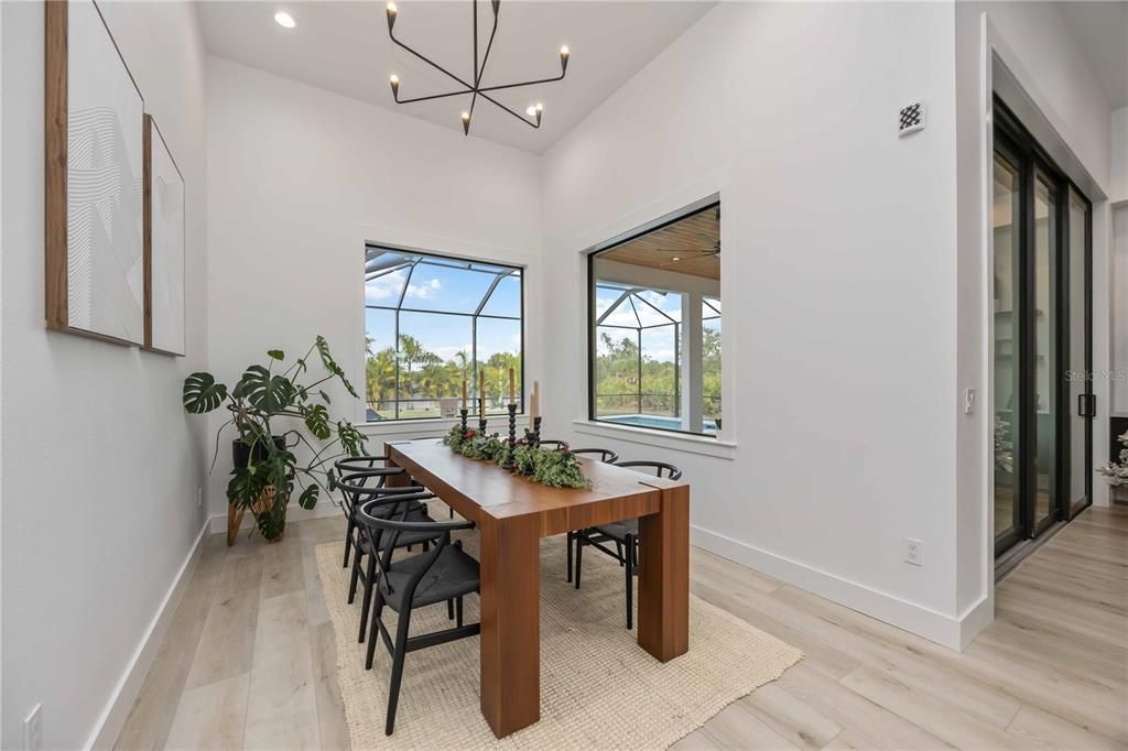 For Sale: $699,900 (3 beds, 3 baths, 2405 Square Feet)