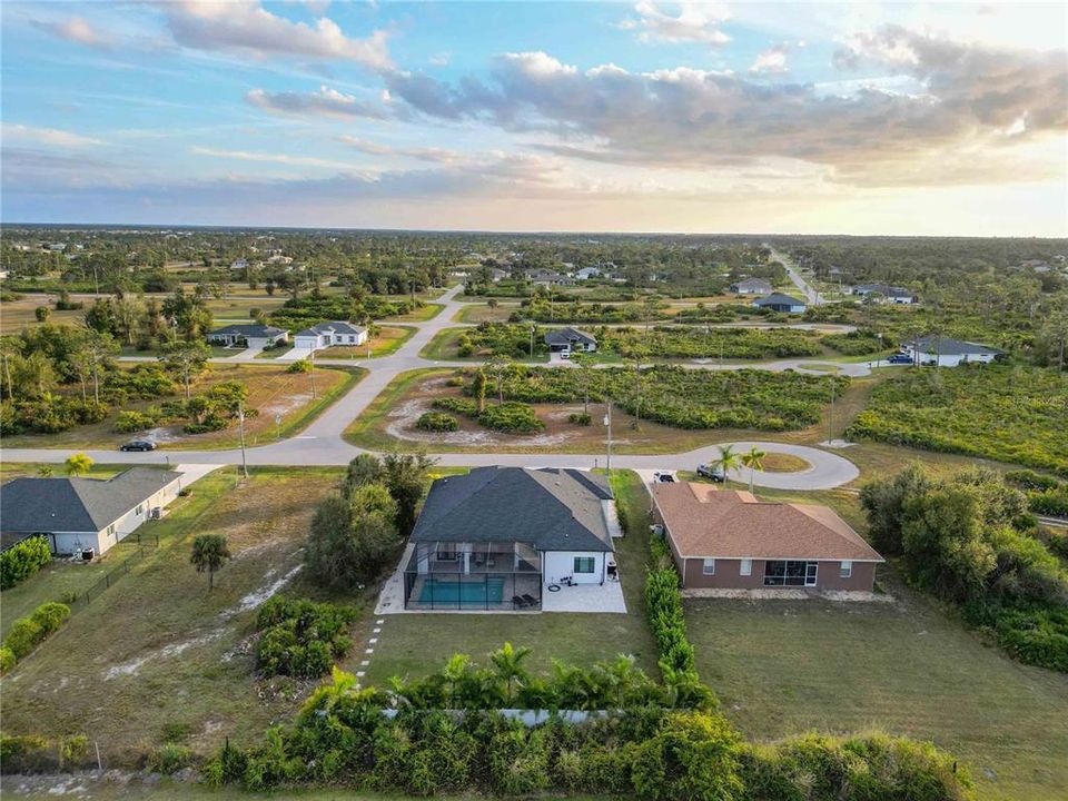For Sale: $699,900 (3 beds, 3 baths, 2405 Square Feet)
