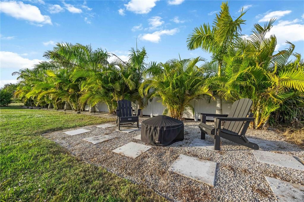 For Sale: $699,900 (3 beds, 3 baths, 2405 Square Feet)