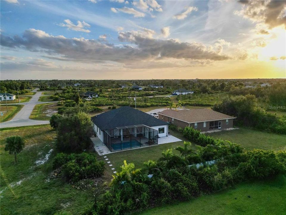 For Sale: $699,900 (3 beds, 3 baths, 2405 Square Feet)