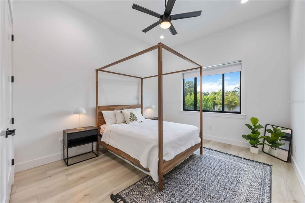 For Sale: $699,900 (3 beds, 3 baths, 2405 Square Feet)