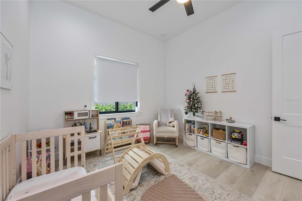 For Sale: $699,900 (3 beds, 3 baths, 2405 Square Feet)