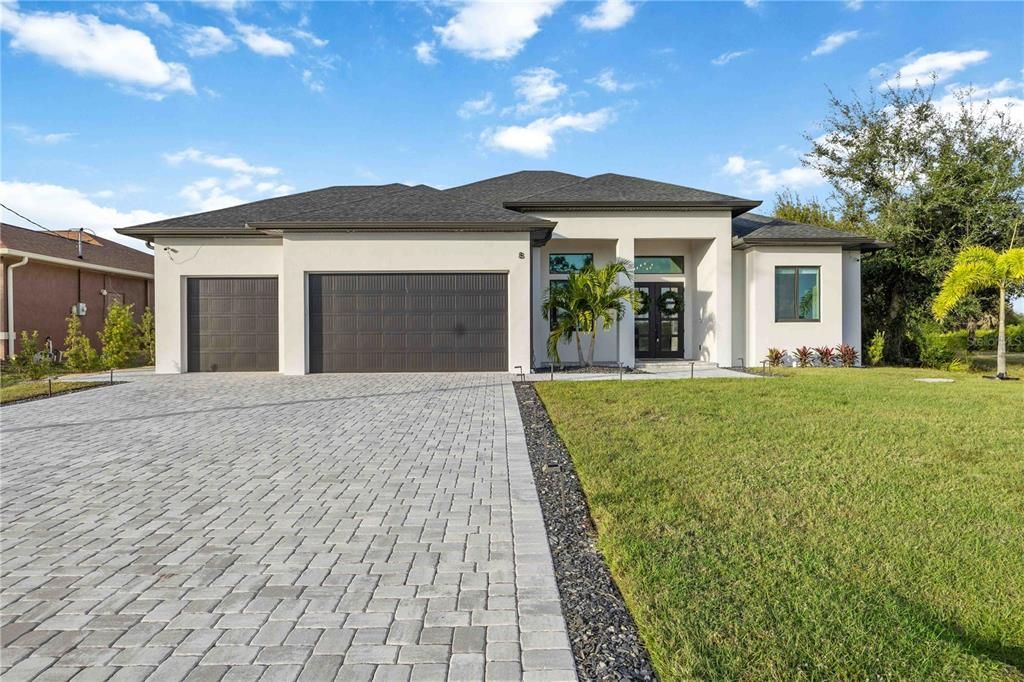 For Sale: $699,900 (3 beds, 3 baths, 2405 Square Feet)