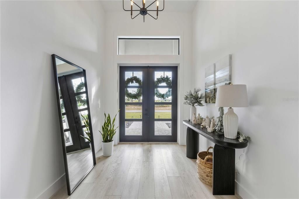 For Sale: $699,900 (3 beds, 3 baths, 2405 Square Feet)