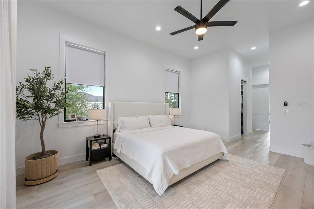 For Sale: $699,900 (3 beds, 3 baths, 2405 Square Feet)