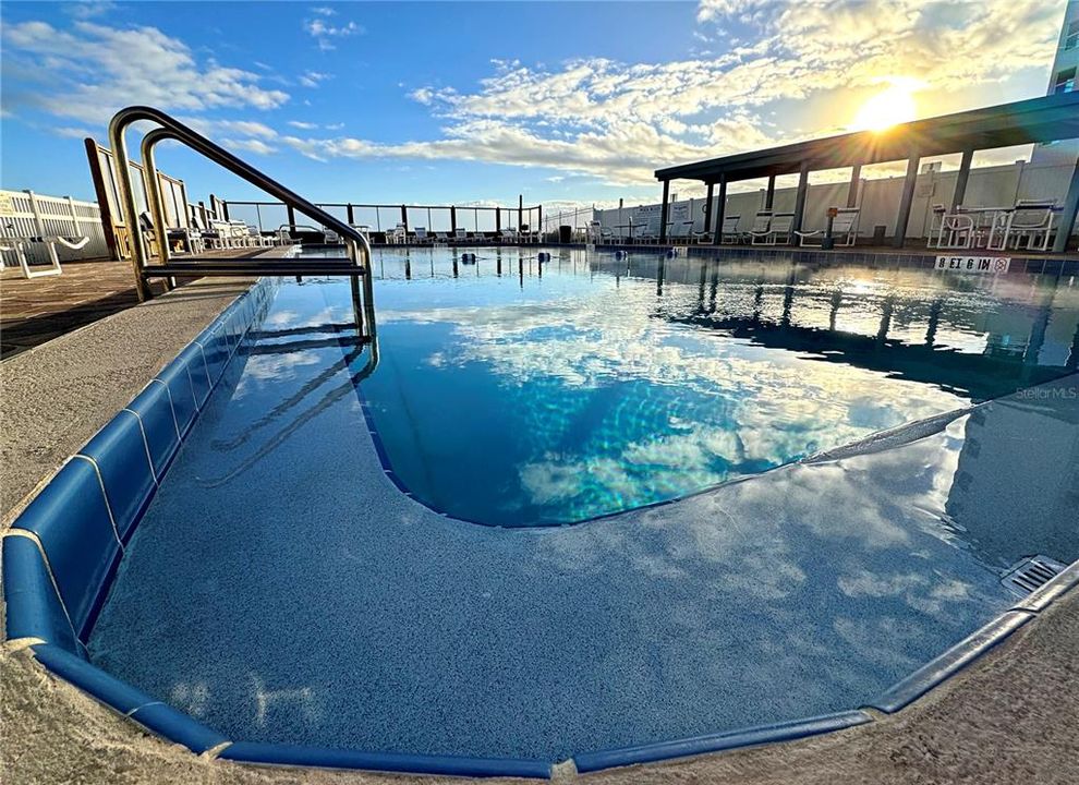 For Sale: $399,950 (1 beds, 1 baths, 860 Square Feet)