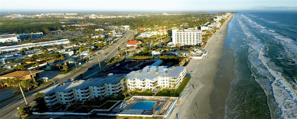 For Sale: $399,950 (1 beds, 1 baths, 860 Square Feet)