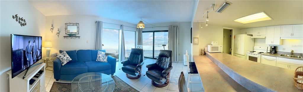 For Sale: $399,950 (1 beds, 1 baths, 860 Square Feet)