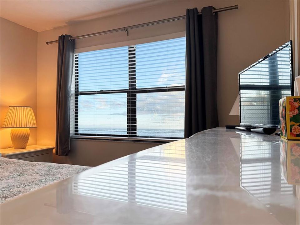 For Sale: $399,950 (1 beds, 1 baths, 860 Square Feet)