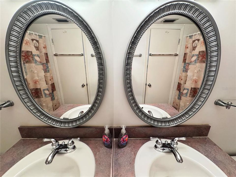 For Sale: $399,950 (1 beds, 1 baths, 860 Square Feet)