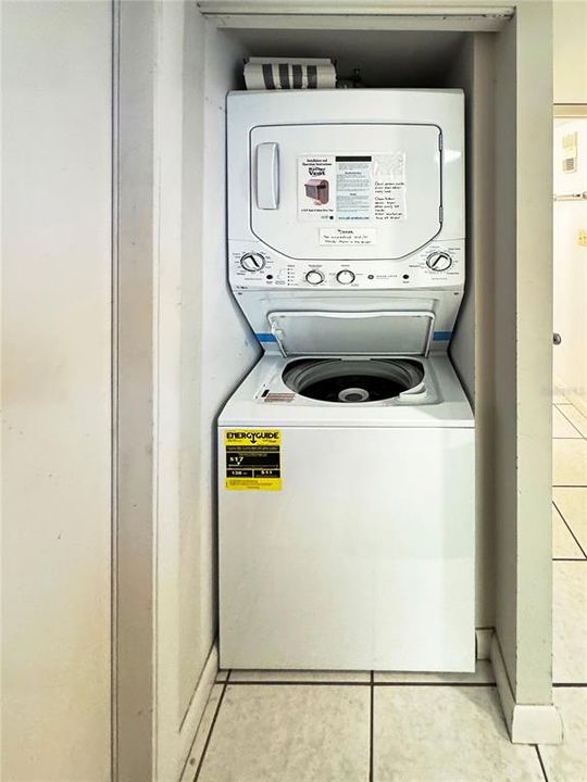 For Sale: $399,950 (1 beds, 1 baths, 860 Square Feet)