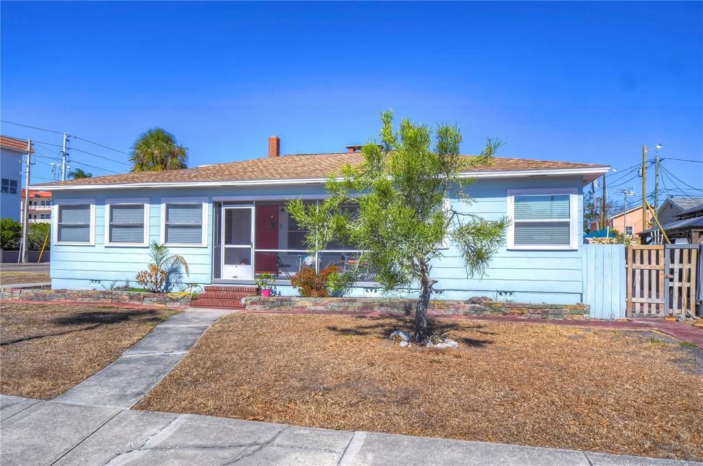 For Rent: $3,000 (2 beds, 2 baths, 1100 Square Feet)