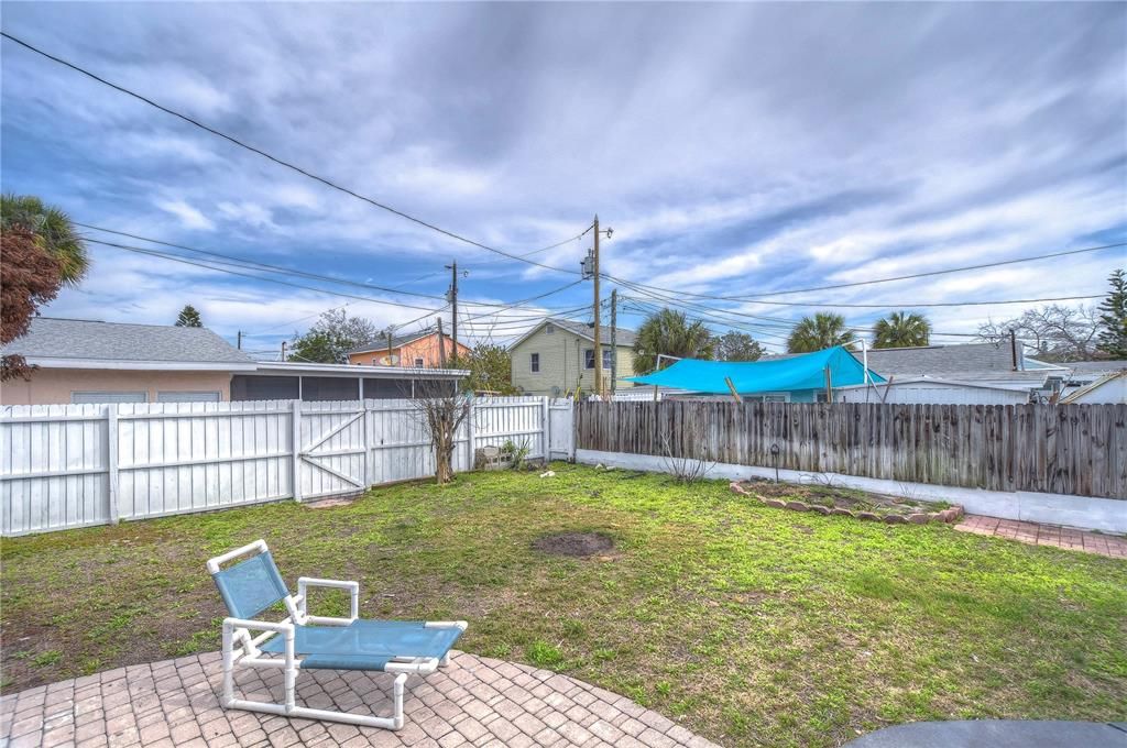 For Rent: $3,000 (2 beds, 2 baths, 1100 Square Feet)