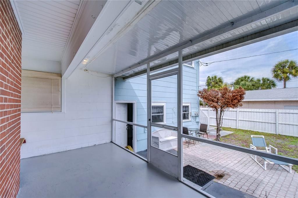 For Rent: $3,000 (2 beds, 2 baths, 1100 Square Feet)