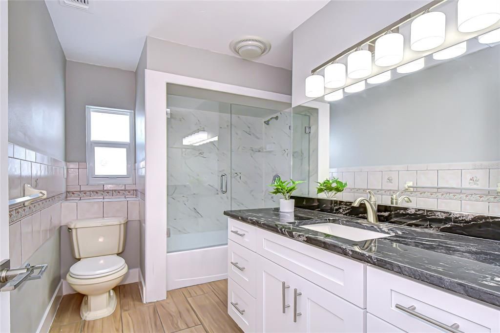 出租: $3,000 (2 贝兹, 2 浴室, 1100 平方英尺)