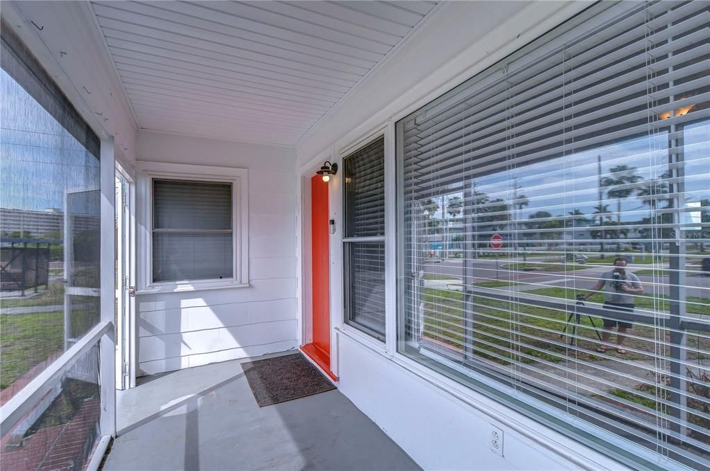 For Rent: $3,000 (2 beds, 2 baths, 1100 Square Feet)