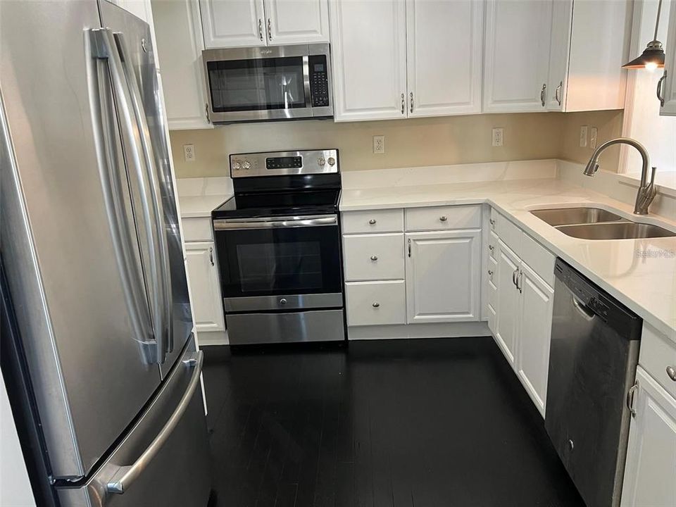 В аренду: $3,500 (4 спален, 2 ванн, 1809 Квадратных фут)