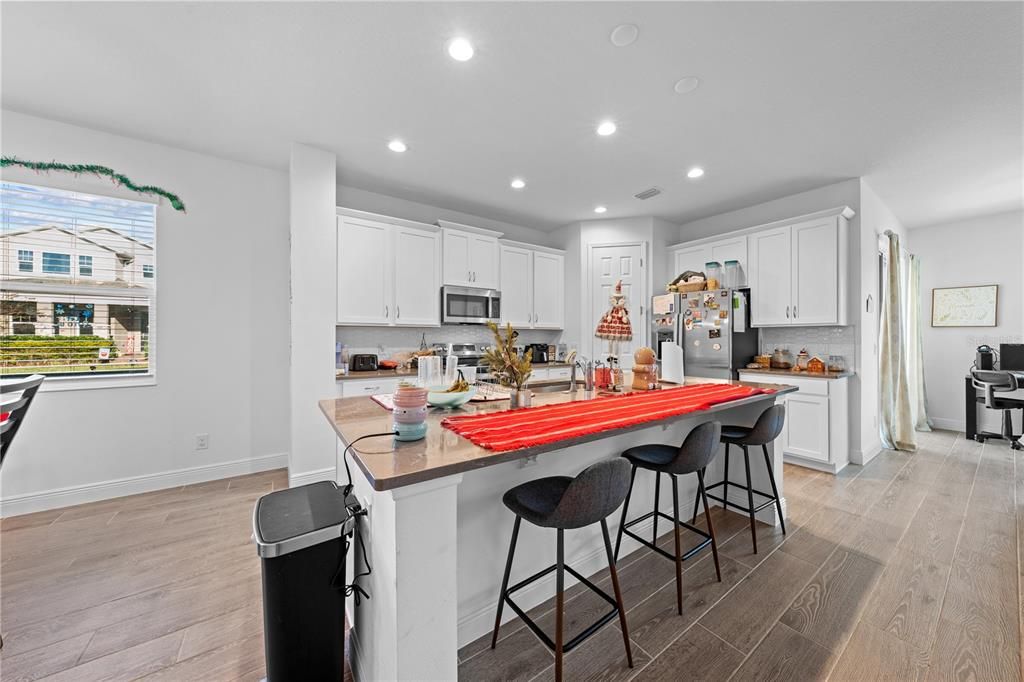 For Sale: $559,000 (5 beds, 3 baths, 3193 Square Feet)