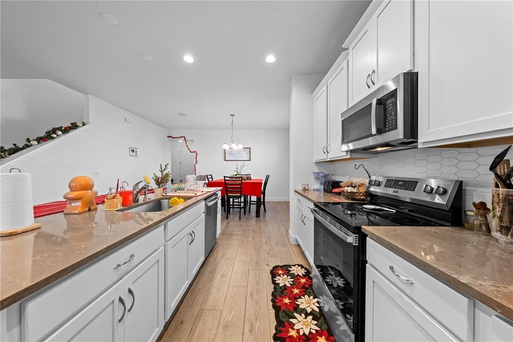 For Sale: $559,000 (5 beds, 3 baths, 3193 Square Feet)