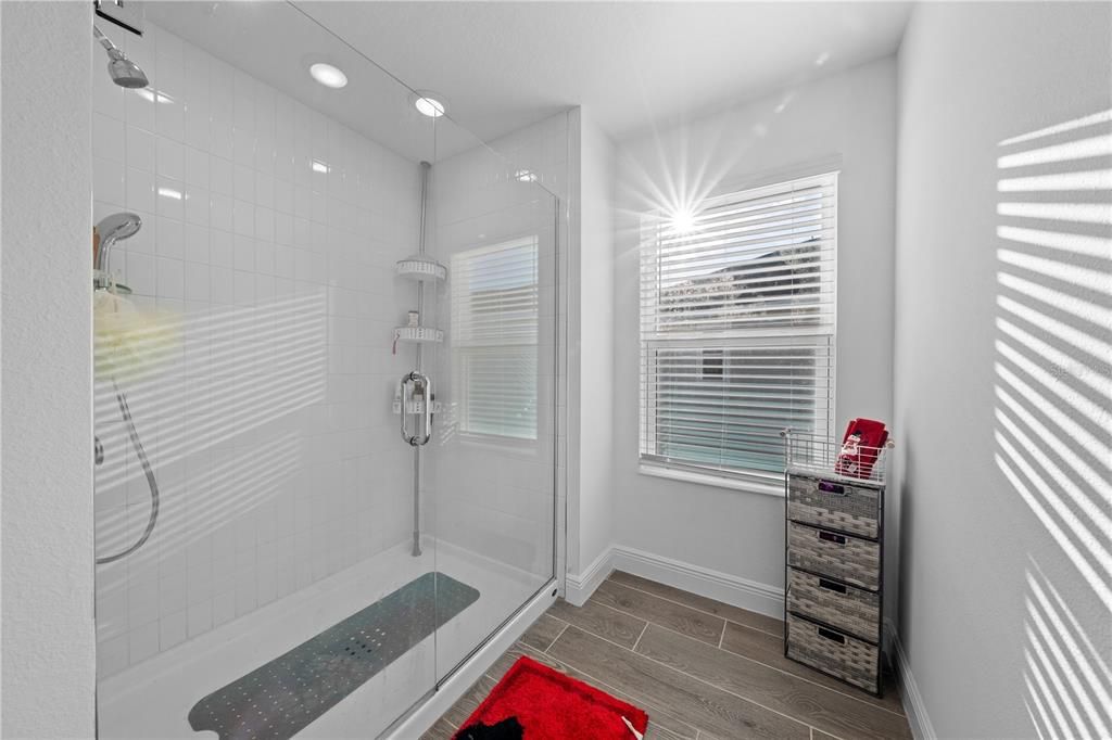 For Sale: $559,000 (5 beds, 3 baths, 3193 Square Feet)