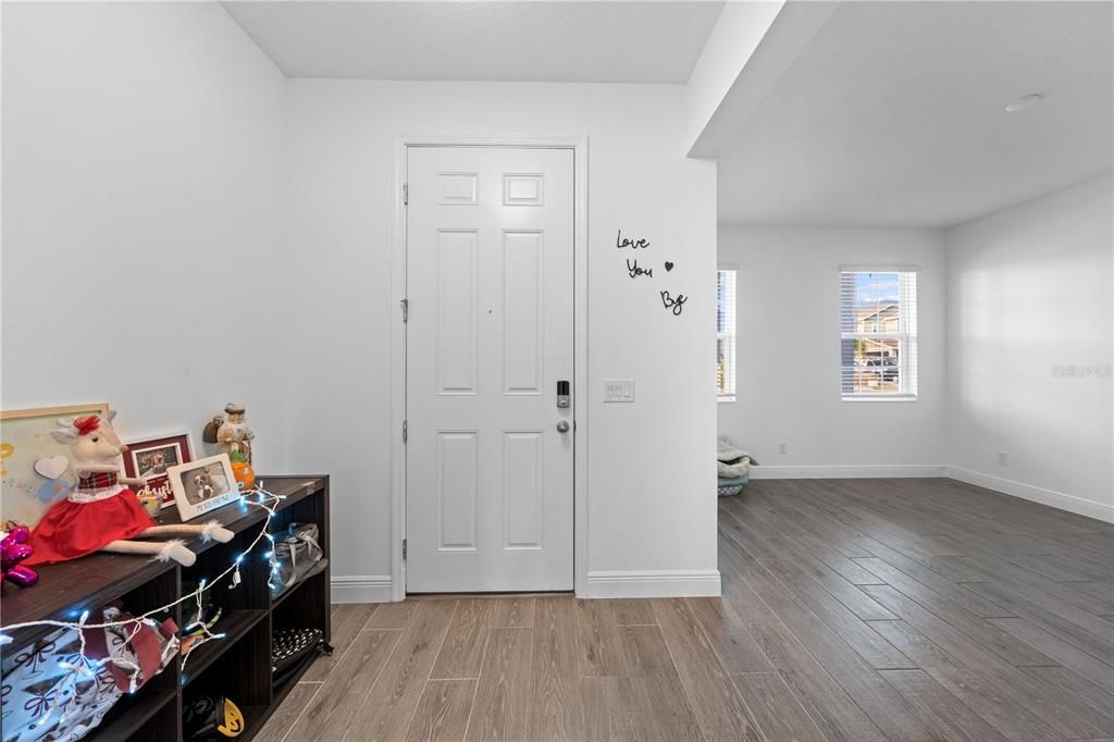 For Sale: $559,000 (5 beds, 3 baths, 3193 Square Feet)