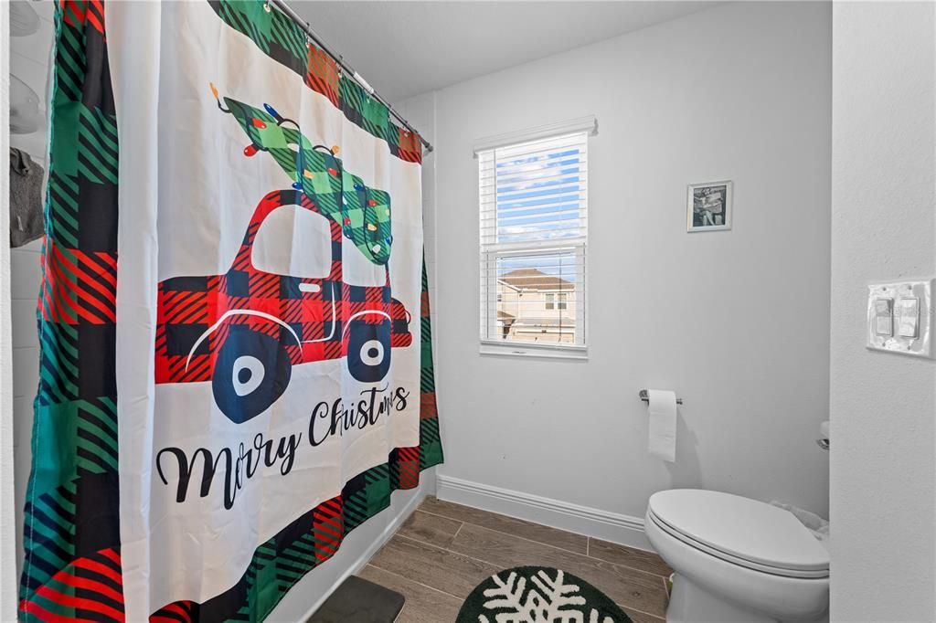 For Sale: $559,000 (5 beds, 3 baths, 3193 Square Feet)