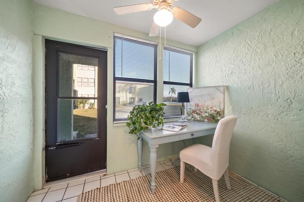 For Sale: $329,000 (1 beds, 1 baths, 770 Square Feet)