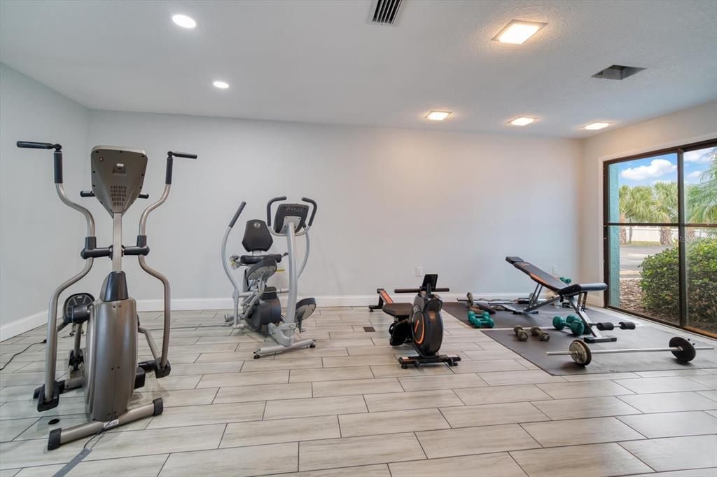 For Sale: $329,000 (1 beds, 1 baths, 770 Square Feet)