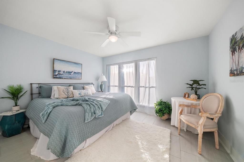 For Sale: $329,000 (1 beds, 1 baths, 770 Square Feet)