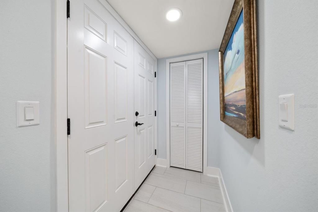 For Sale: $329,000 (1 beds, 1 baths, 770 Square Feet)