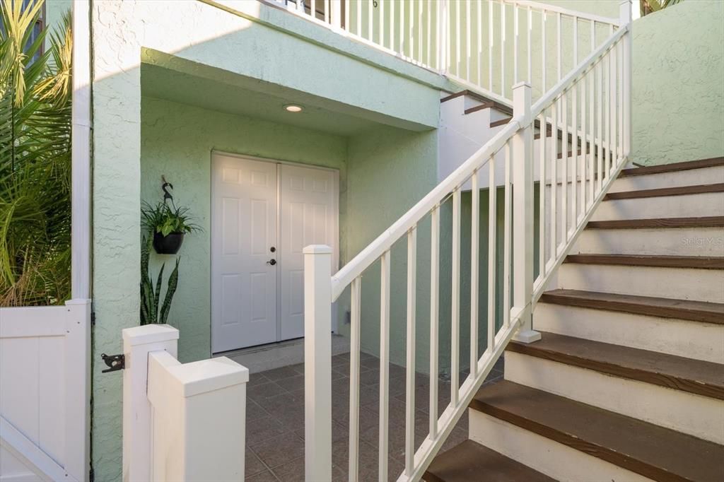 For Sale: $329,000 (1 beds, 1 baths, 770 Square Feet)