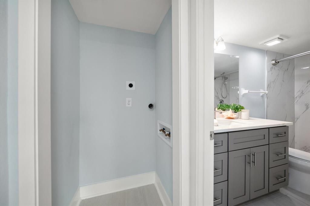 For Sale: $329,000 (1 beds, 1 baths, 770 Square Feet)