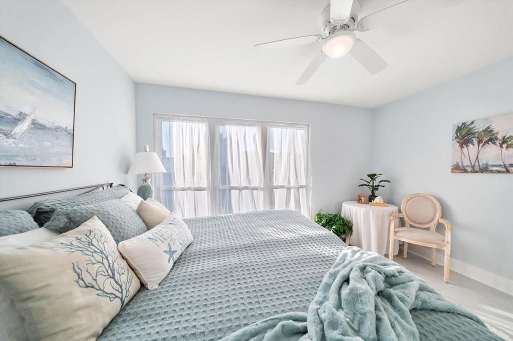 For Sale: $329,000 (1 beds, 1 baths, 770 Square Feet)