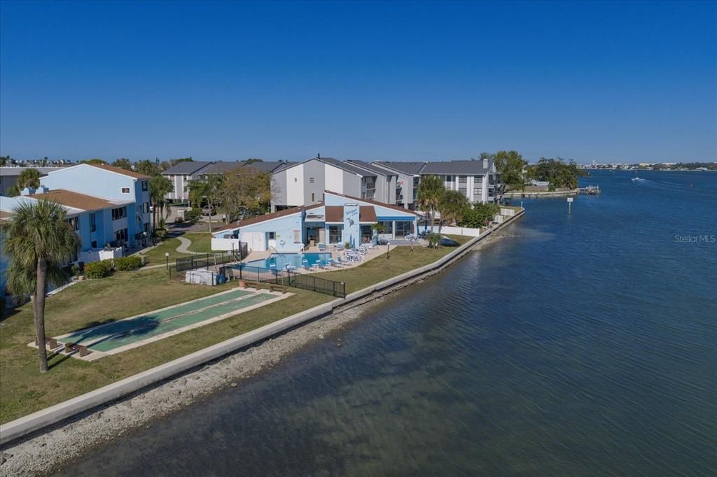 For Sale: $329,000 (1 beds, 1 baths, 770 Square Feet)