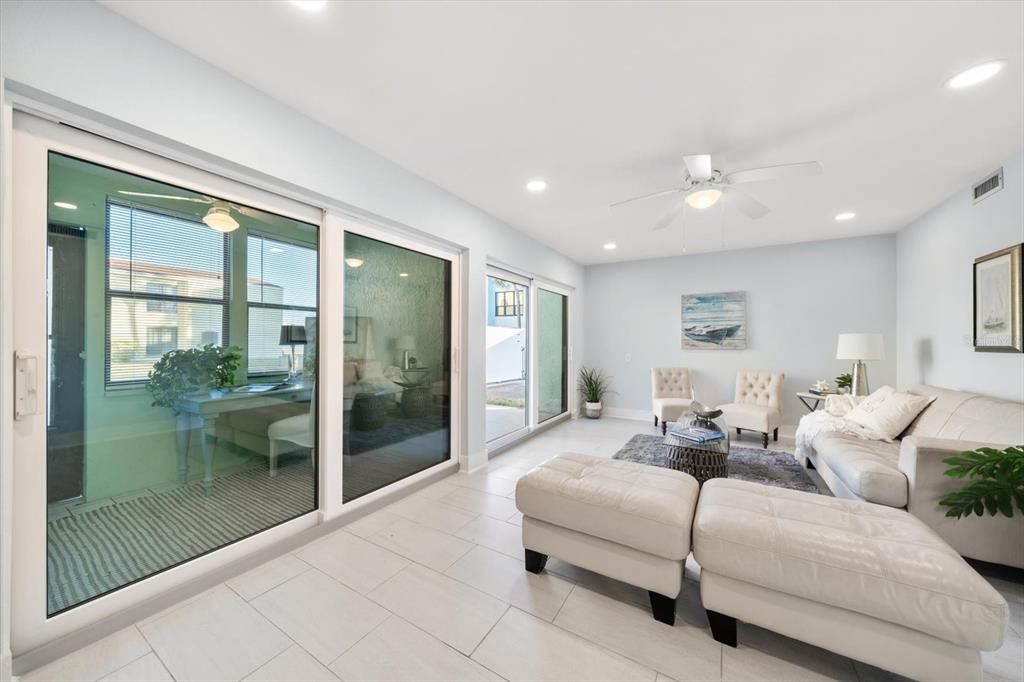 For Sale: $329,000 (1 beds, 1 baths, 770 Square Feet)