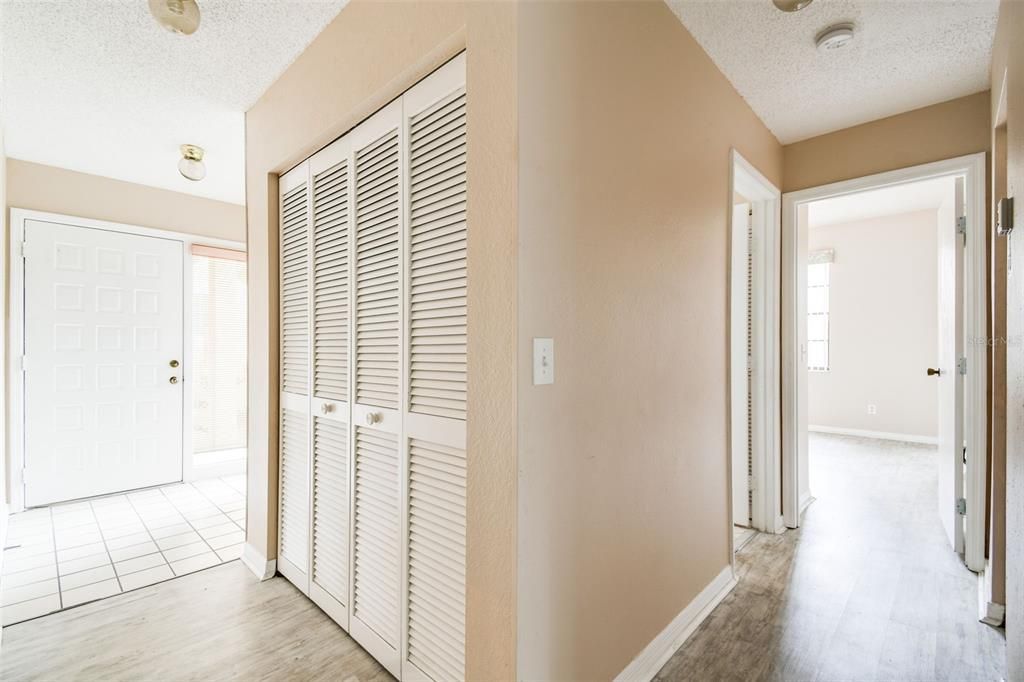 В аренду: $2,000 (2 спален, 2 ванн, 1465 Квадратных фут)