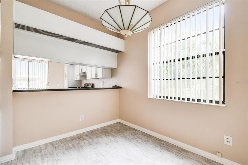 В аренду: $2,000 (2 спален, 2 ванн, 1465 Квадратных фут)