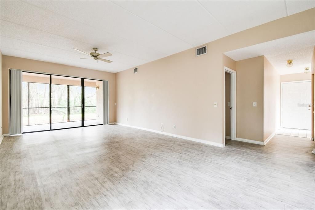 В аренду: $2,000 (2 спален, 2 ванн, 1465 Квадратных фут)