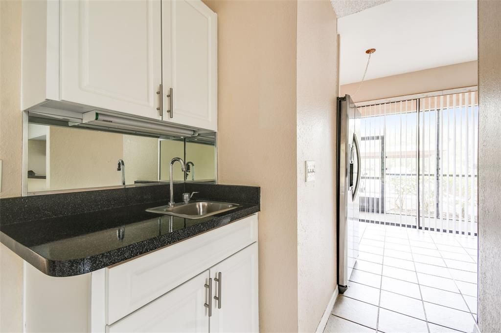 В аренду: $2,000 (2 спален, 2 ванн, 1465 Квадратных фут)