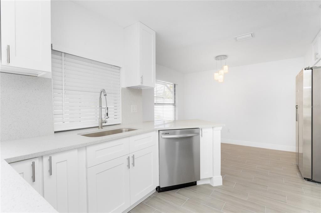 For Sale: $375,000 (3 beds, 2 baths, 1899 Square Feet)