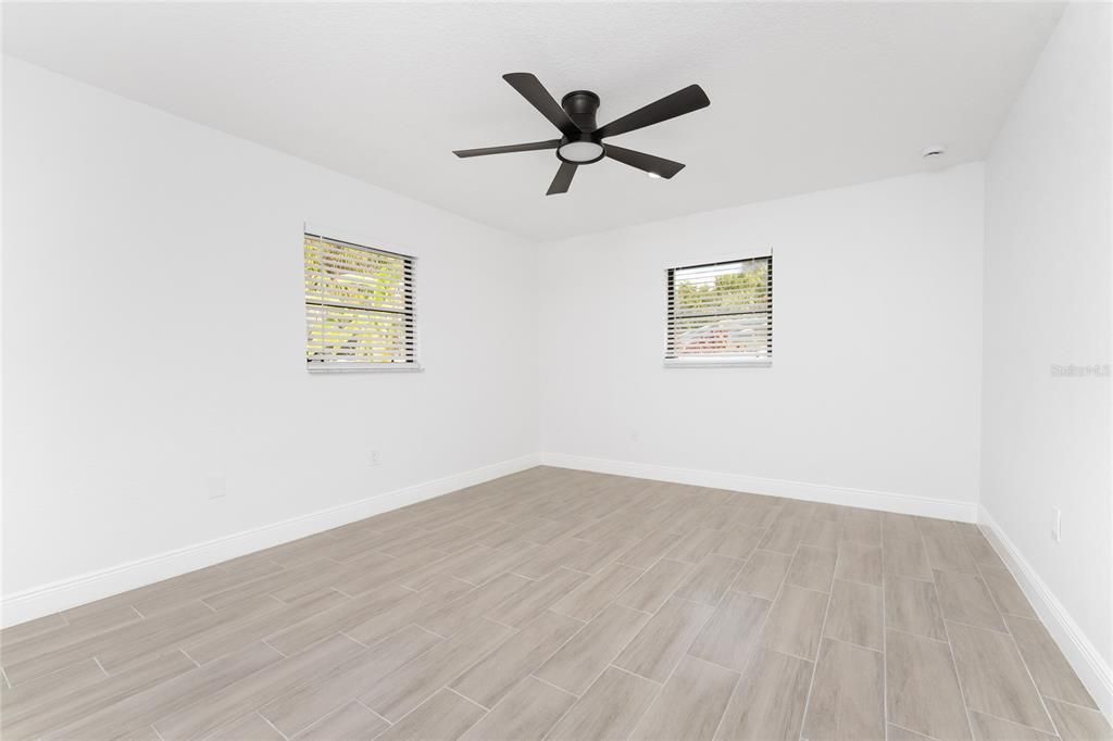 For Sale: $375,000 (3 beds, 2 baths, 1899 Square Feet)