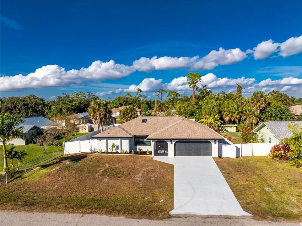 For Sale: $375,000 (3 beds, 2 baths, 1899 Square Feet)