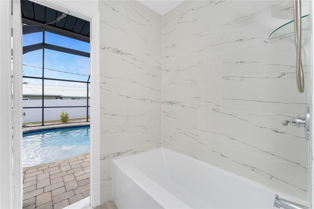 For Sale: $375,000 (3 beds, 2 baths, 1899 Square Feet)