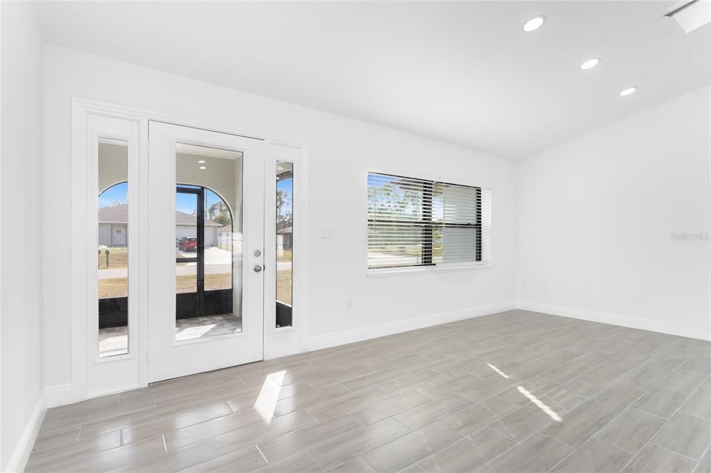 For Sale: $375,000 (3 beds, 2 baths, 1899 Square Feet)